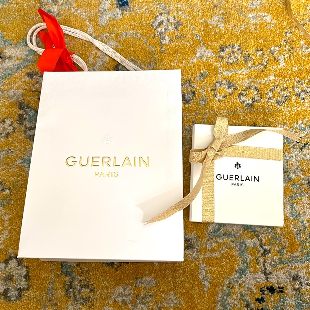 Guerlain Gift Set - Picture 2 of 9